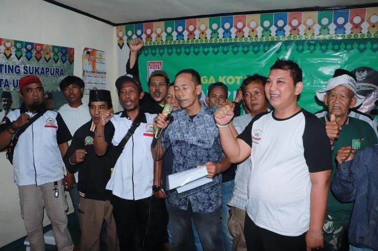 warga cilincing yakin anies berantas judol dan pinjol di jakarta_227660