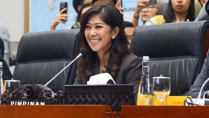 Menteri Komunikasi dan Digital Meutya Hafid 696x392