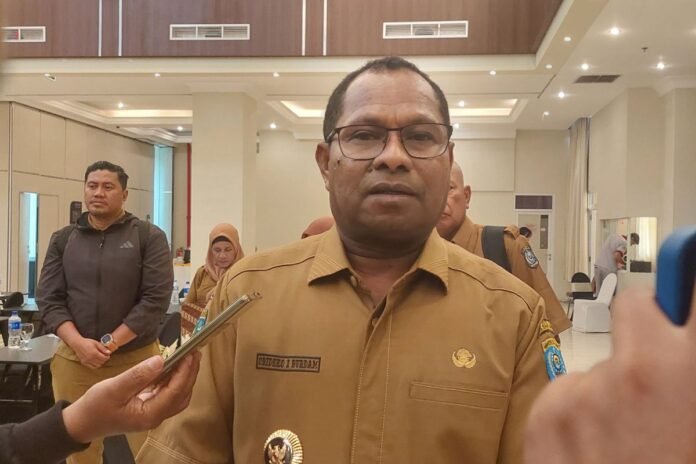 Bupati-Raja-Ampat-Orideko-Burdam-696x464