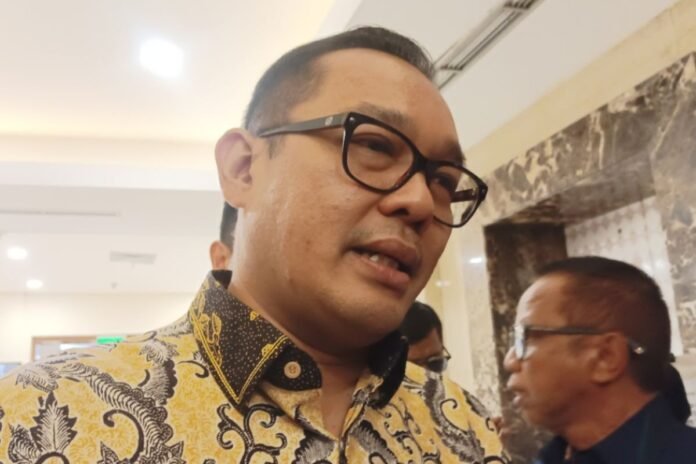 Wakil-Kepala-Badan-Koordinasi-Penanaman-Modal-BKPM-Todotua-Pasaribu-2-696x464