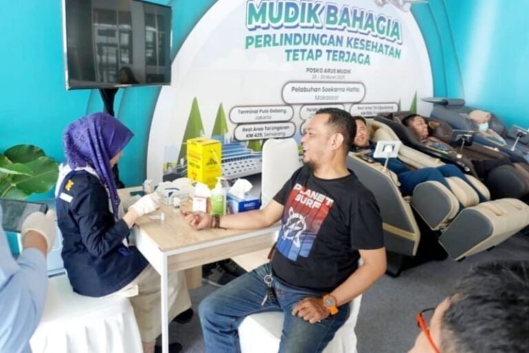 image_bank_2025_03_31_190045.855-bni-sediakan-layanan-cek-kesehatan-gratis-di-posko-mudik-parepare-1