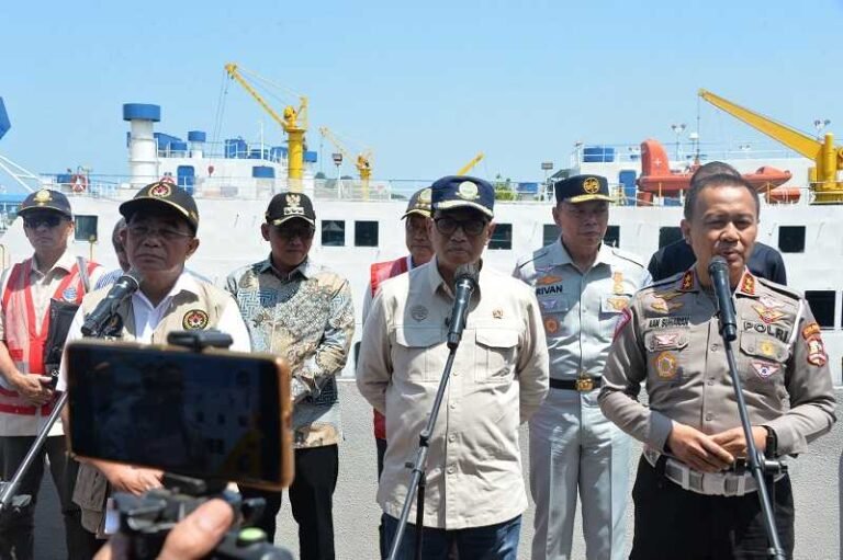 pemerintah-pastikan-kelancaran-arus-mudik-lebaran-2024-di-merak-240324143037