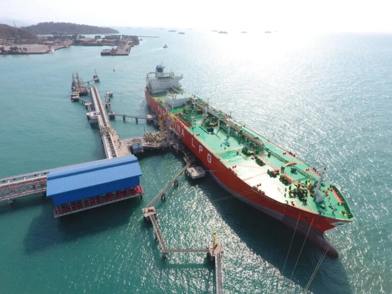 019860100_1709784752-Pertamina_Shipping