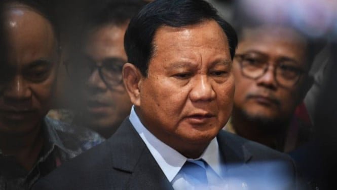 670750b01b8b2-prabowo-sebut-ekonomi-ri-peringkat-16-dunia-negara-lain-utangnya-lebih-besar-kita-sering-kurang-bersyukur_665_374