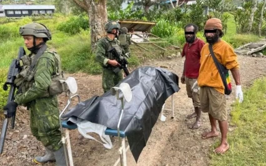 9869_TNI-Lumpuhkan-Tokoh-OPM-Nekison-Enumbi-di-Puncak-Jaya-Puluhan-Anak-Panah-dan-HT-Diamankan