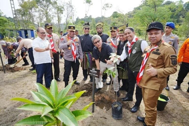 image_bank_2025_04_26_000057.300-polri-libatkan-stakeholder-cegah-karhutla-langkah-mitigasi-terpadu-selamatkan-hutan-indonesia-1