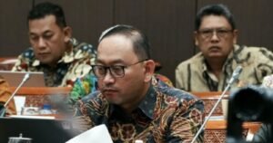 37369-sekretaris-jenderal-kementerian-sosial-robben-rico-300x158