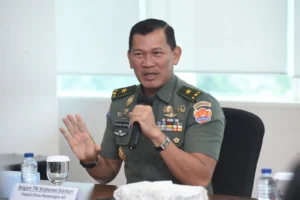 Mayjen-TNI-Kristomei-Sianturi-Kepala-Pusat-Penerangan-TNI.jpeg-300x200