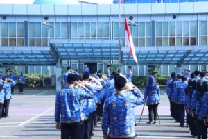 PNS-tetap-masuk-saat-libur-Lebaran-Tenang-cuti-bisa-diambil-di-hari-lain-3690801915-300x200