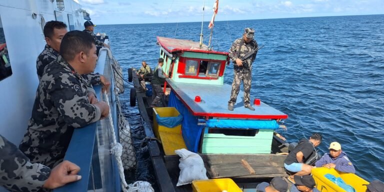 kkp-gagalkan-aksi-penyelundupan-manusia-via-kapal-ikan-di-sumatra-utara-768x384