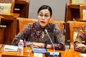 menteri-keuangan-sri-mulyani-gaji-ke-13-pns-scaled-1-300x200