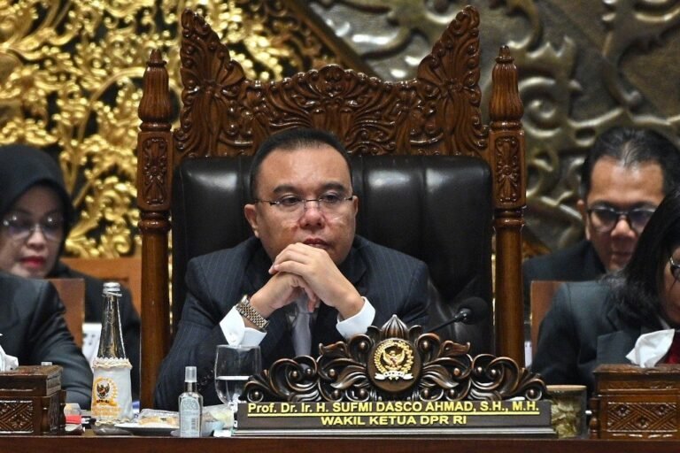 1fb01883-f82f-4b43-8440-1d373e854463