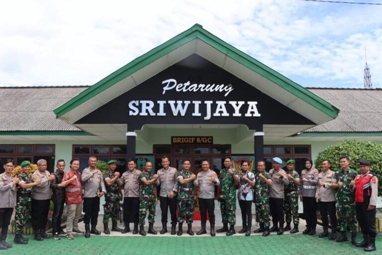 Kapolres-Ogan-Ilir-Bersama-PJU-Silaturahim-Dengan-Komandan-Brigif-8Garuda-Caktip