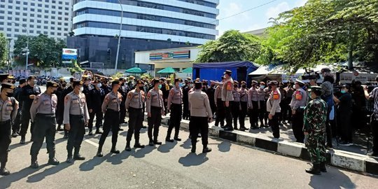 akan-ada-unjuk-rasa-di-gedung-merah-putih-kpk-tni-polri-mulai-berjaga