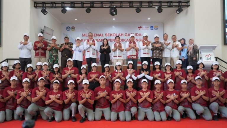 36111721584-sekolah-garuda-harapan-baru-pendidikan-di-sma-unggul-del_v1ahv8sq55