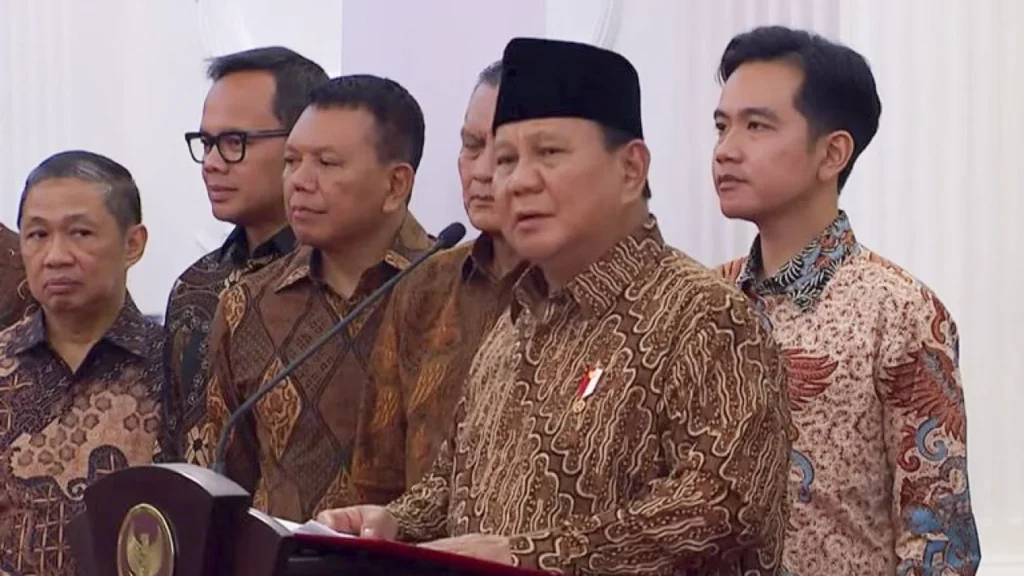 6715271d06c3c-presiden-prabowo-subianto-umumkan-menteri-dan-wakil-menteri-kabinet-merah-putih_1265_711.JPG