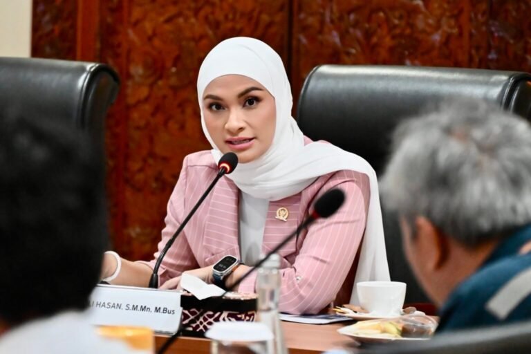 Wakil-Ketua-Komisi-XII-DPR-RI-Putri-Zulkifli-Hasan-1536x1024