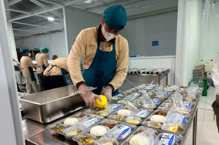 buka-saluran-aduan-bgn-ajak-masyarakat-ikut-kawal-langsung-mbg-28092025-185755