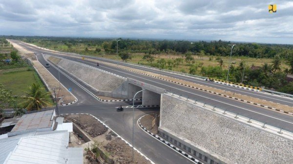 dpr-dukung-rencana-jokowi-membangun-jalan-baru-dan-jembatan-25012023-163817