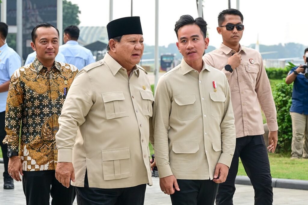 prabowo-tiba-di-indonesia-usai-kunjungan-luar-negeri-disambut-gibran-16072025-191846