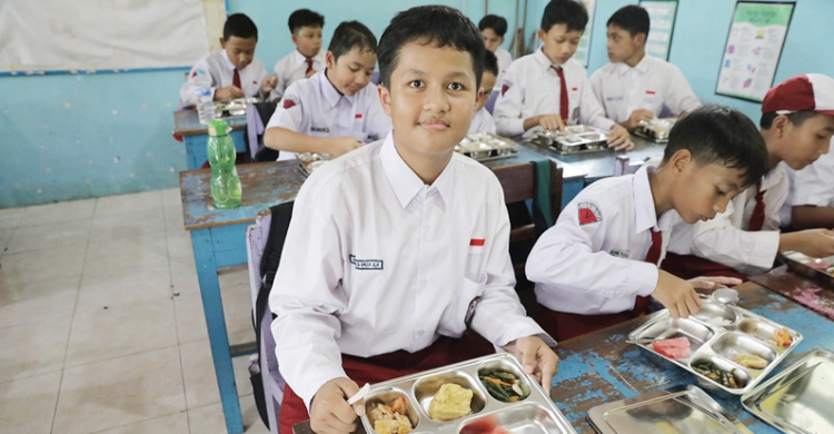 program-makan-bergizi-gratis-anakanak-senang-rakyat-terbantu_264503