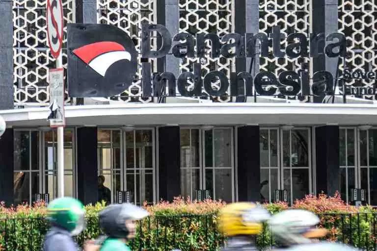 1-DESK-DANANTARA-TENGAH-1-2081177084