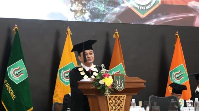 Guru-Besar-Universitas-Nasional-Ganjar-Razuni-1-768x431