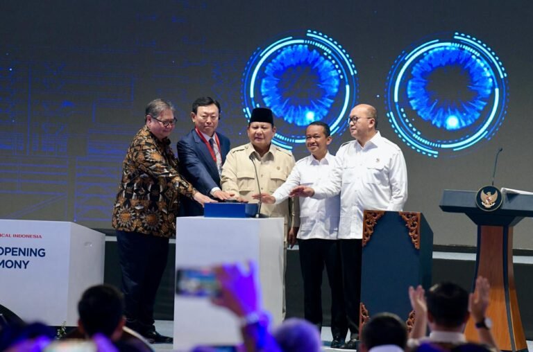 arsip-berita-presiden-prabowo-resmikan-pabrik-hilirisasi-migas-terbesar-di-asia-tenggara-sgkkwsc