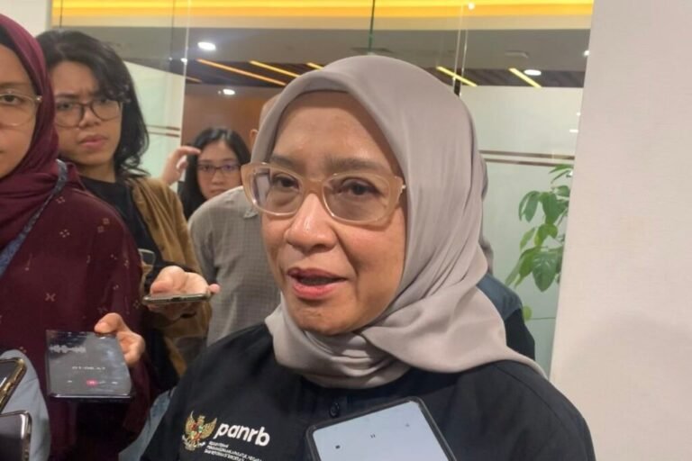 menteri-pan-rb-rini-widyantini-mbg-makan-bergizi-gratis-1024x683