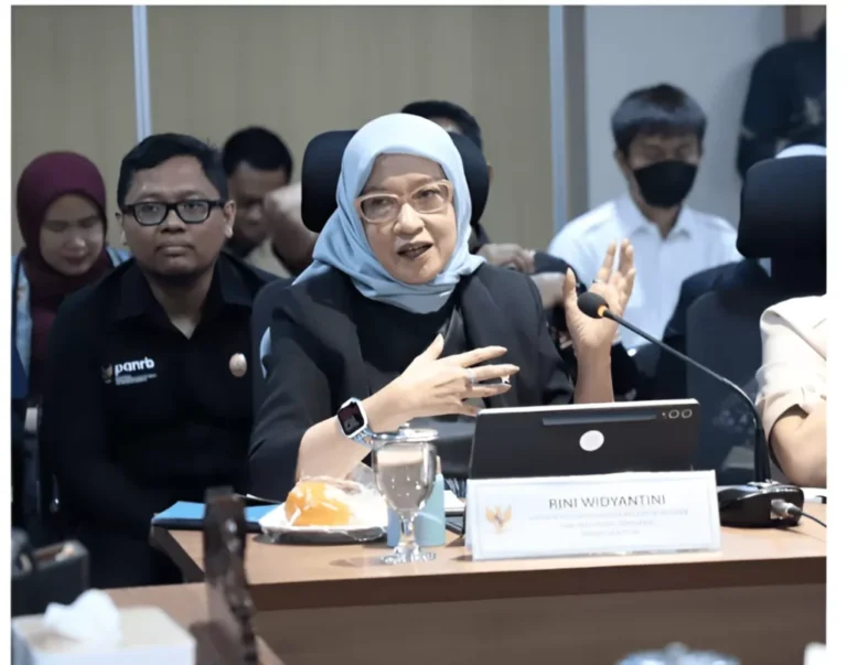 menteri-pan-rb-rini-widyantini-mbg-makan-bergizi-gratis.png-1024x804