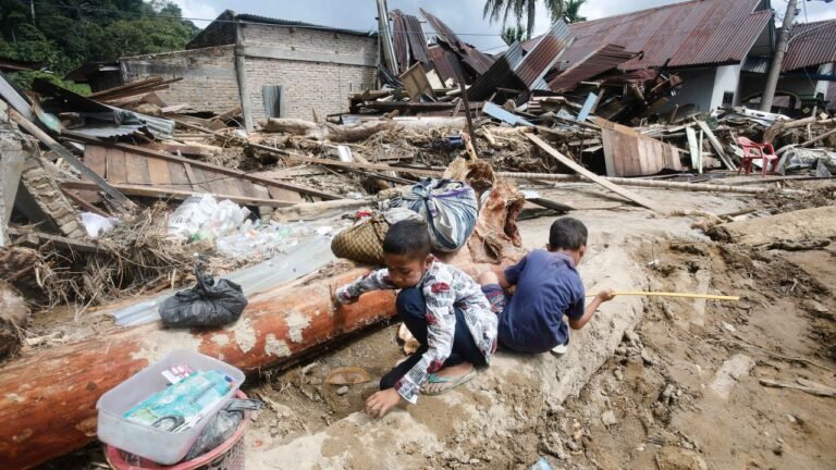 066851700_1764649362-8