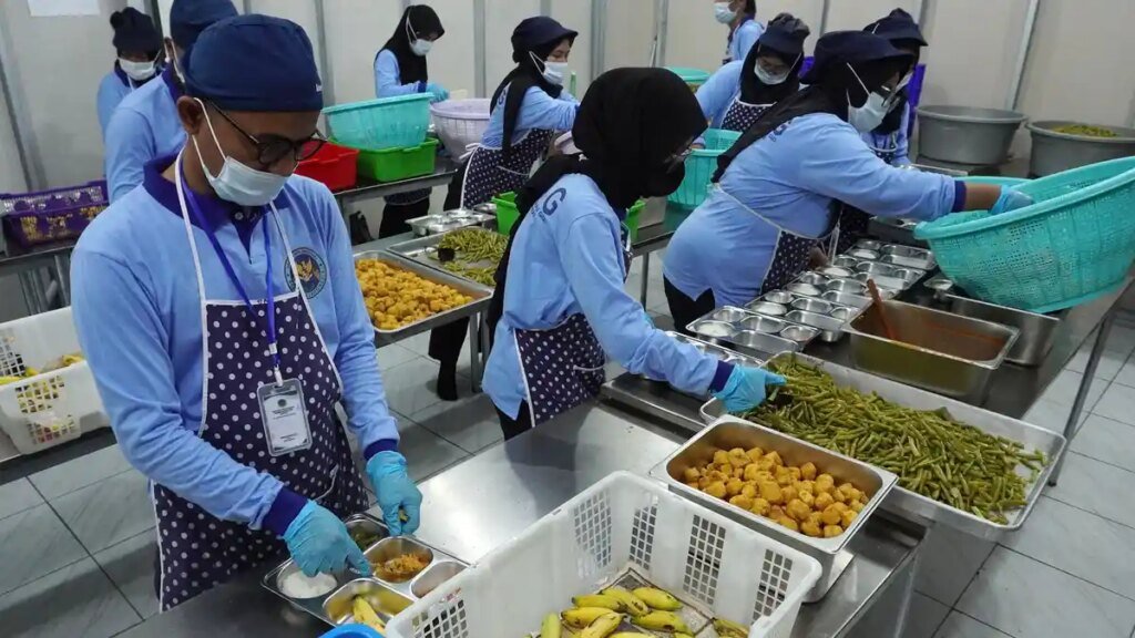 SPPG-Baleendah-Rancamanyar-Distribusikan-MBG_20250929_200852