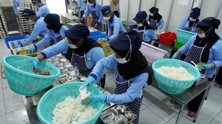 SPPG-Baleendah-Rancamanyar-Distribusikan-MBG_20250929_201841