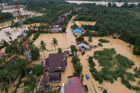 banjir-melanda-sejumlah-wilayah-di-sumatera-ribuan-orang-terdampak-vww