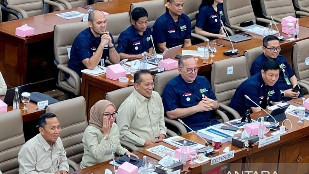 image_bank_2025_11_18_231109.963-menkop-dan-dirut-agrinas-pastikan-pembangunan-kopdes-merah-putih-tuntas-tepat-waktu-1