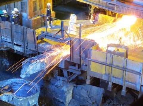 kebut-hilirisasi-48-proyek-smelter-ditargetkan-selesai-2024-miw