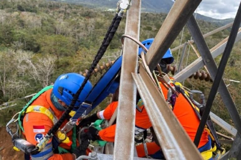 tni-dan-pln-bergerak-tanpa-henti-untuk-aceh-terang-kembali-llh