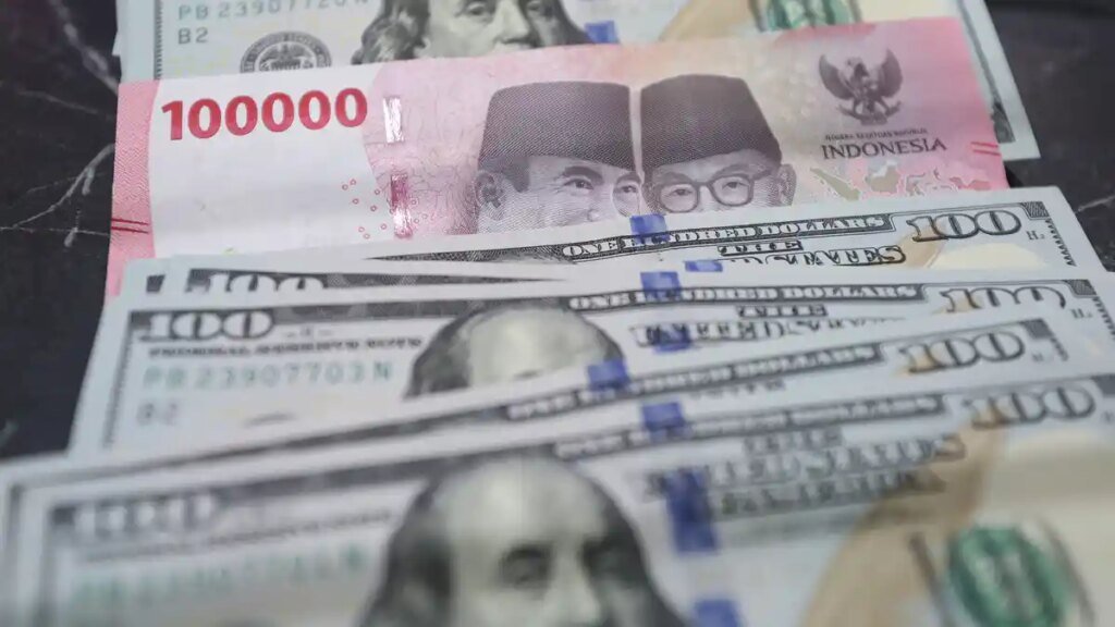 Rupiah-Ditutup-Menguat-Rp16768-per-USD-Sore-Ini_20260127_214354