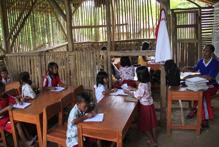Sekolah-papua-Antara