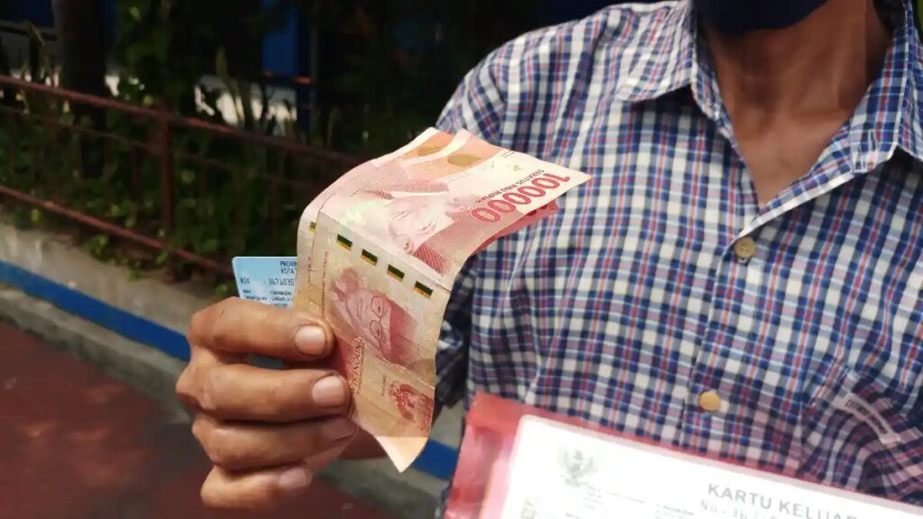 penyaluran-bansos-program-tangerang-peduli-sesama_20210825_135328