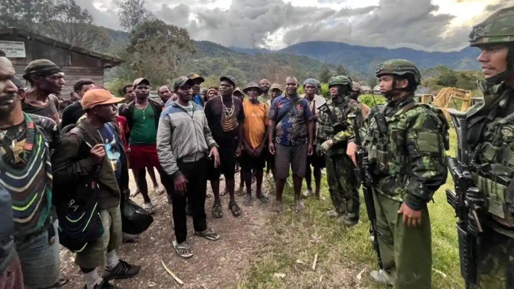 warga-Papua-rebutan-lokasi-Pos-TNI