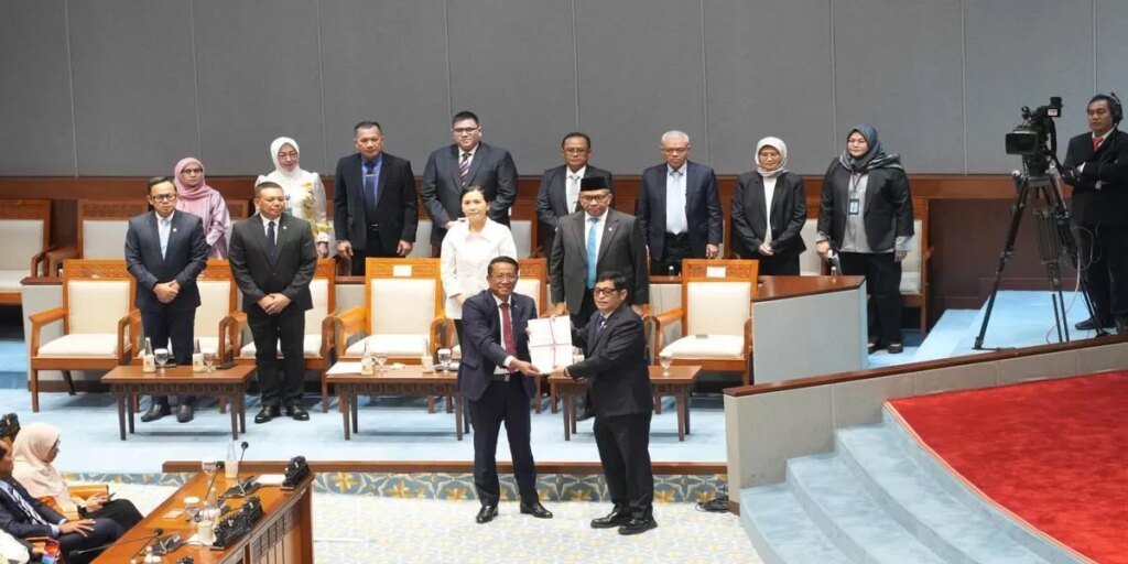 1003252350-1920187218