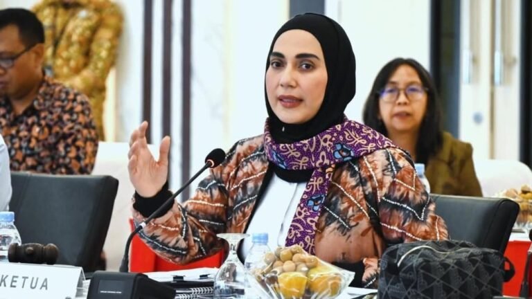 69e87bd41948f-wakil-ketua-dpr-ri-sari-yuliati_banyuwangi