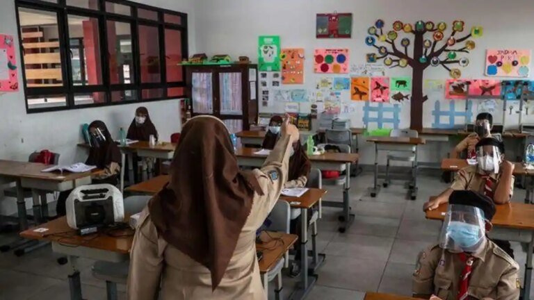 ilustrasi-sekolah-tatap-muka5