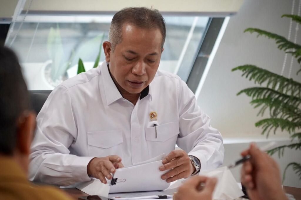 menteri-koperasi-ri-ferry-juliantono-sinpoiddok-kemenkop-1-15102025-101447