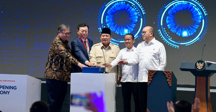 prabowo-resmikan-pabrik-hilirisasi-migas-raksasa-bikin-ri-makin-jago-olah-sda-sendiri_288403-3