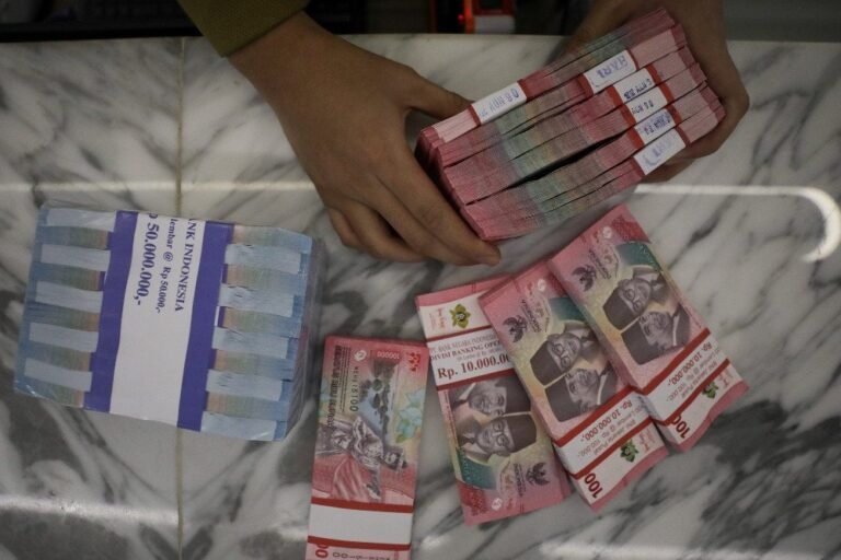 rupiah_1_1736327644-768x512