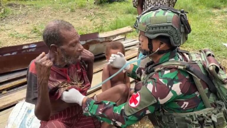 6a0095f2dbaed-koops-tni-habema-membuka-layanan-kesehatan-di-sejumlah-wilayah-terpencil-papua-tengah_1265_711