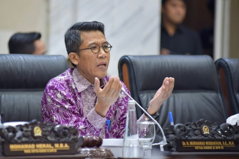 Ketua-Komisi-XI-1024x683