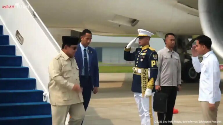 Prabowo-Subianto-tiba-di-Lanud-Halim-Perdanakusuma-usai-lawatan-dari-prancis